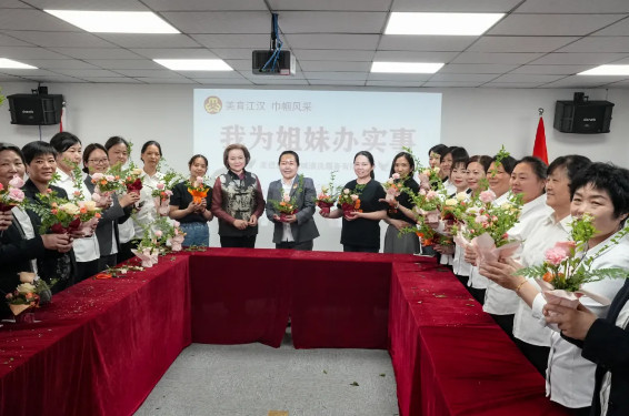 花漾時光，巾幗巧手享春色